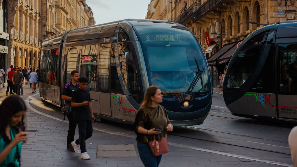 tramway dans la ville 